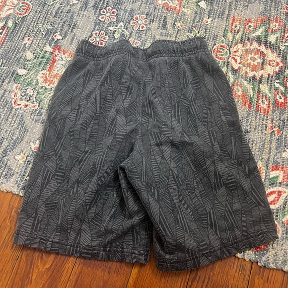 Cat & Jack elastic waistband pull on style active shorts - Picture 4 of 4